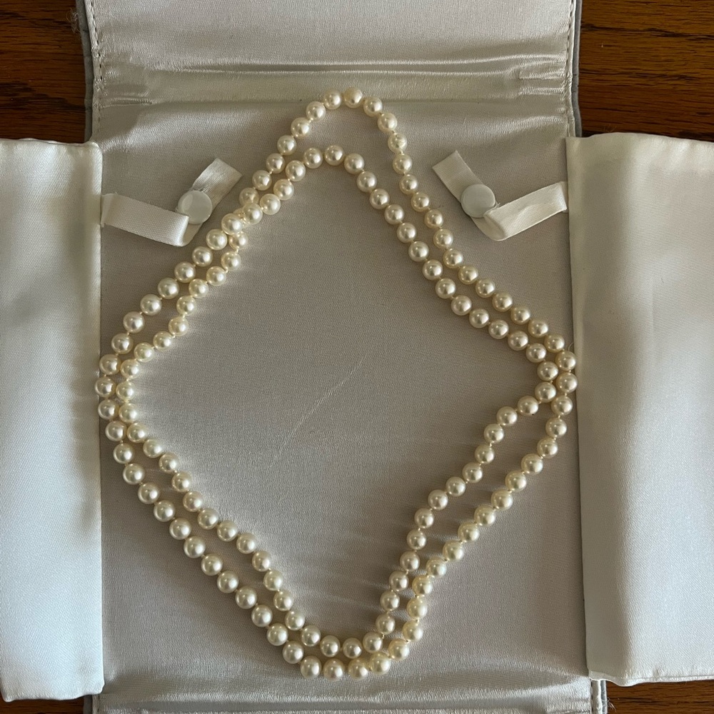 Elegant White Pearl Necklace